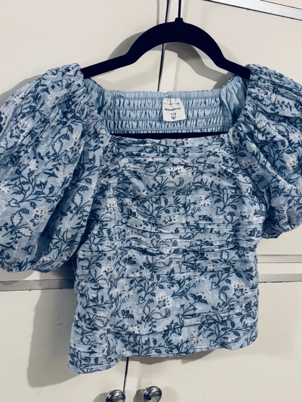 Abercrombie Kids Girl’s Off The Shoulder Cropped Top Sz 7/8